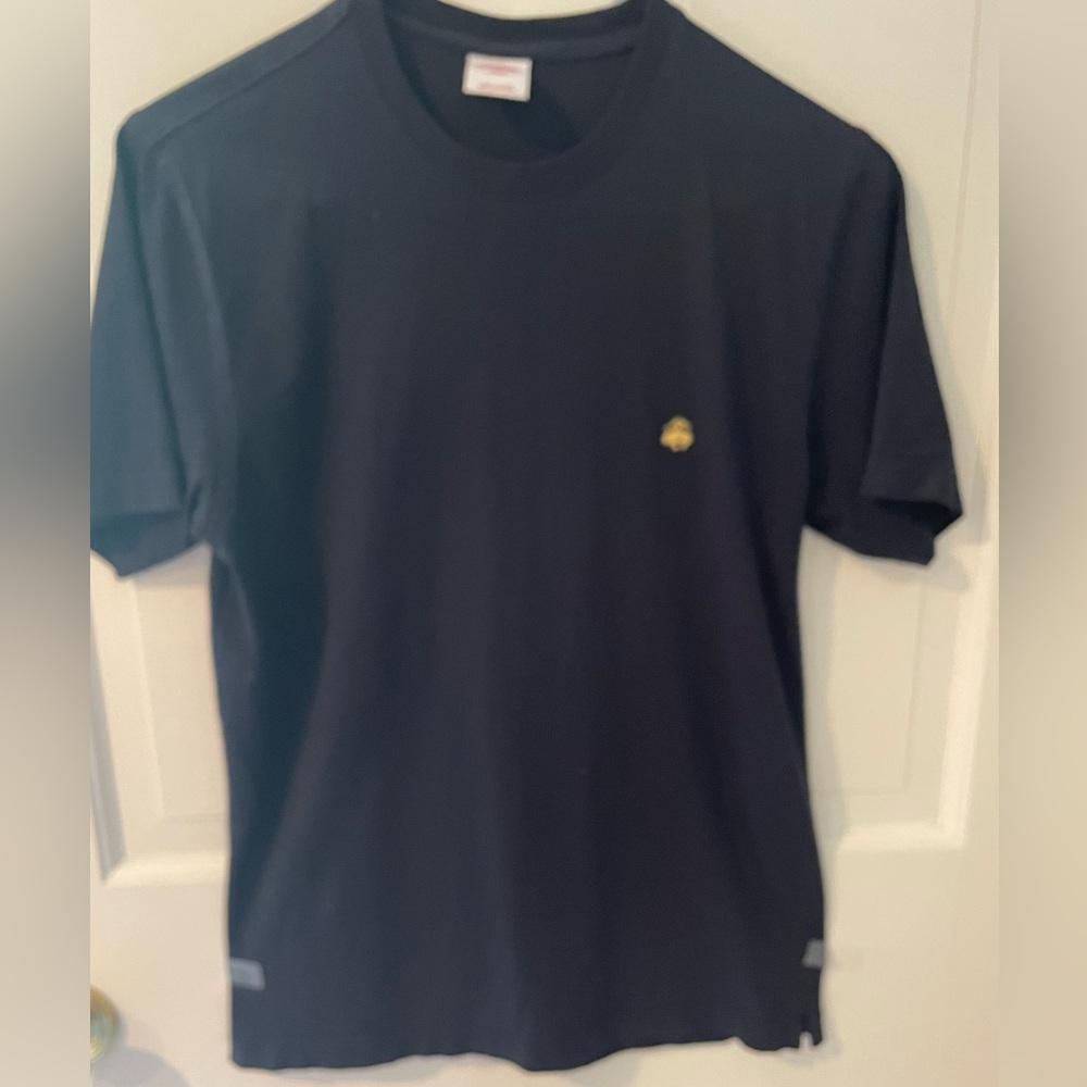 Brooks Brothers Men’s Tshirt in EUC. Sized SMALL